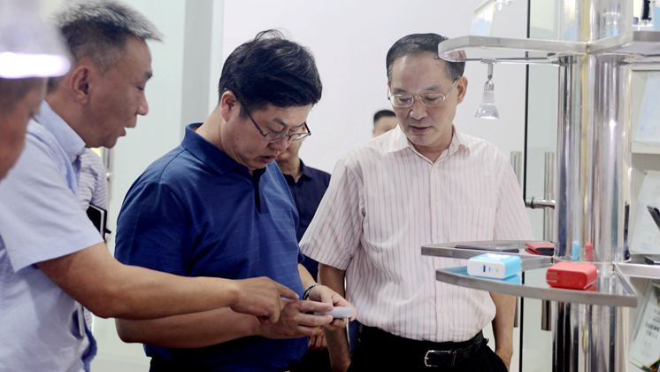 市委常委、副市長徐懷好走訪炬神電子 ：全力、熱情、周到提供服務(wù)